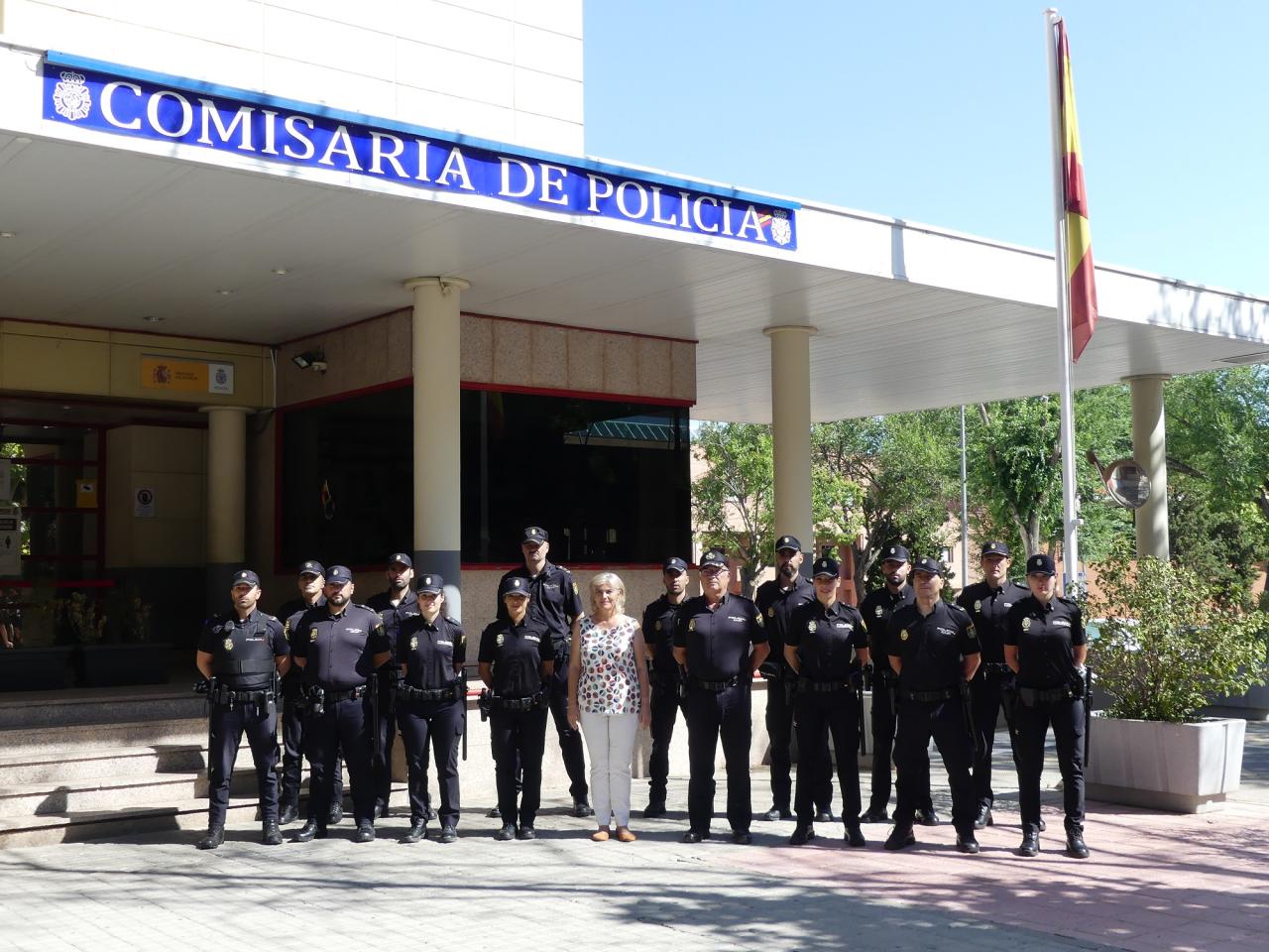 La subdelegada del Gobierno de España da la bienvenida a los nuevos policías nacionales incorporados a la Comisaría de Guadalajara
