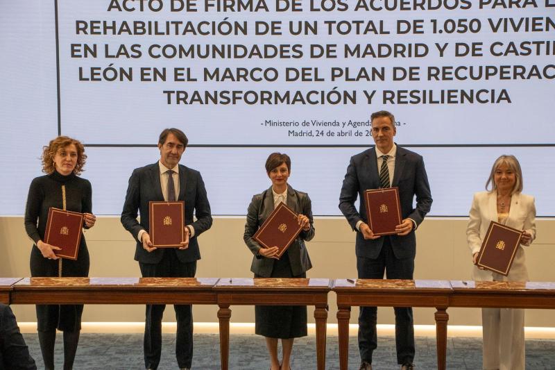  Isabel Rodríguez firma cinco acuerdos para la rehabilitación de 386 viviendas en Castilla y León con una aportación de MIVAU de 4,3 M€