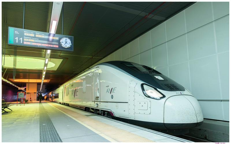 Renfe programa viajes de simulación comercial de los nuevos trenes S106