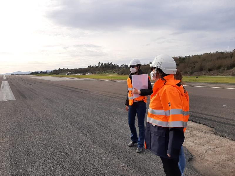 Maica  Larriba agradece al personal externo y de AENA el esfuerzo realizado para reabrir la pista del Aeropuerto de Vigo en un tiempo récord

