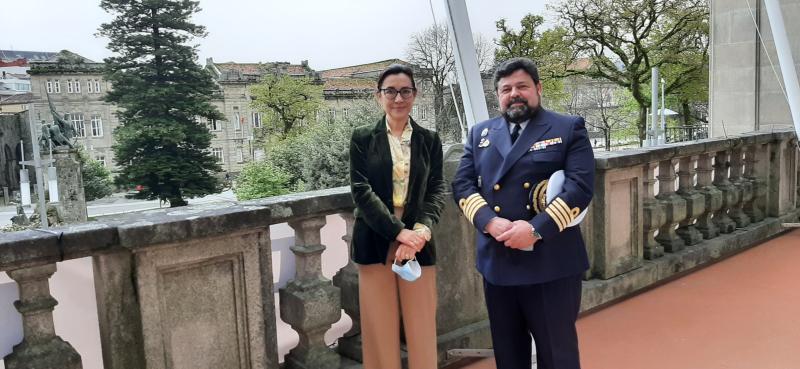 Maica  Larriba recibe a Antonio  Couce Calvo, nuevo comandante naval de Vigo
