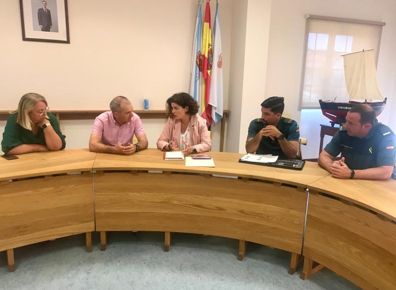María Rivas valora en Corcubión a vocación *municipalista do Goberno con actuacións para mellorar a vivenda