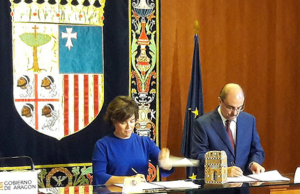 Sáenz de Santamaría y Javier Lambán firman el convenio para el FITE