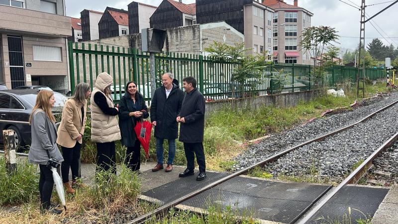 Pedro Blanco informa de la mejora de la seguridad de la línea del tren al paso por las localidades de Ourense y Sarria con la próxima supresión de 7 pasos a nivel en los que ADIF invierte 7M€